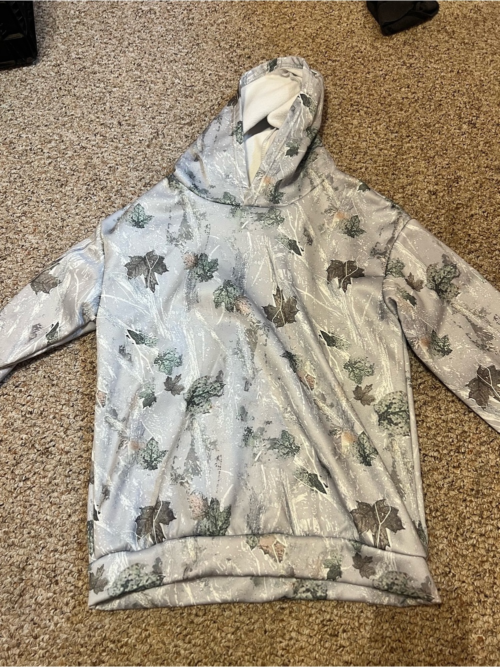 SHEIN Gray Leaf Camo hoodie
Pullover